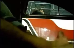 Daisy Monroe არ შეჩერდება, როდესაც ის არის აუზი