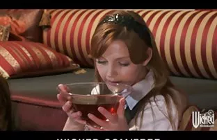 Zoey Nixon- ის პირველი პორნო ვიდეო 18 წლის