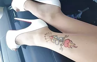 მე ვნახე ჩემი კოლეგის დედიუსი, რომელიც არის masseuse და ჩვენ დასრულდება ...